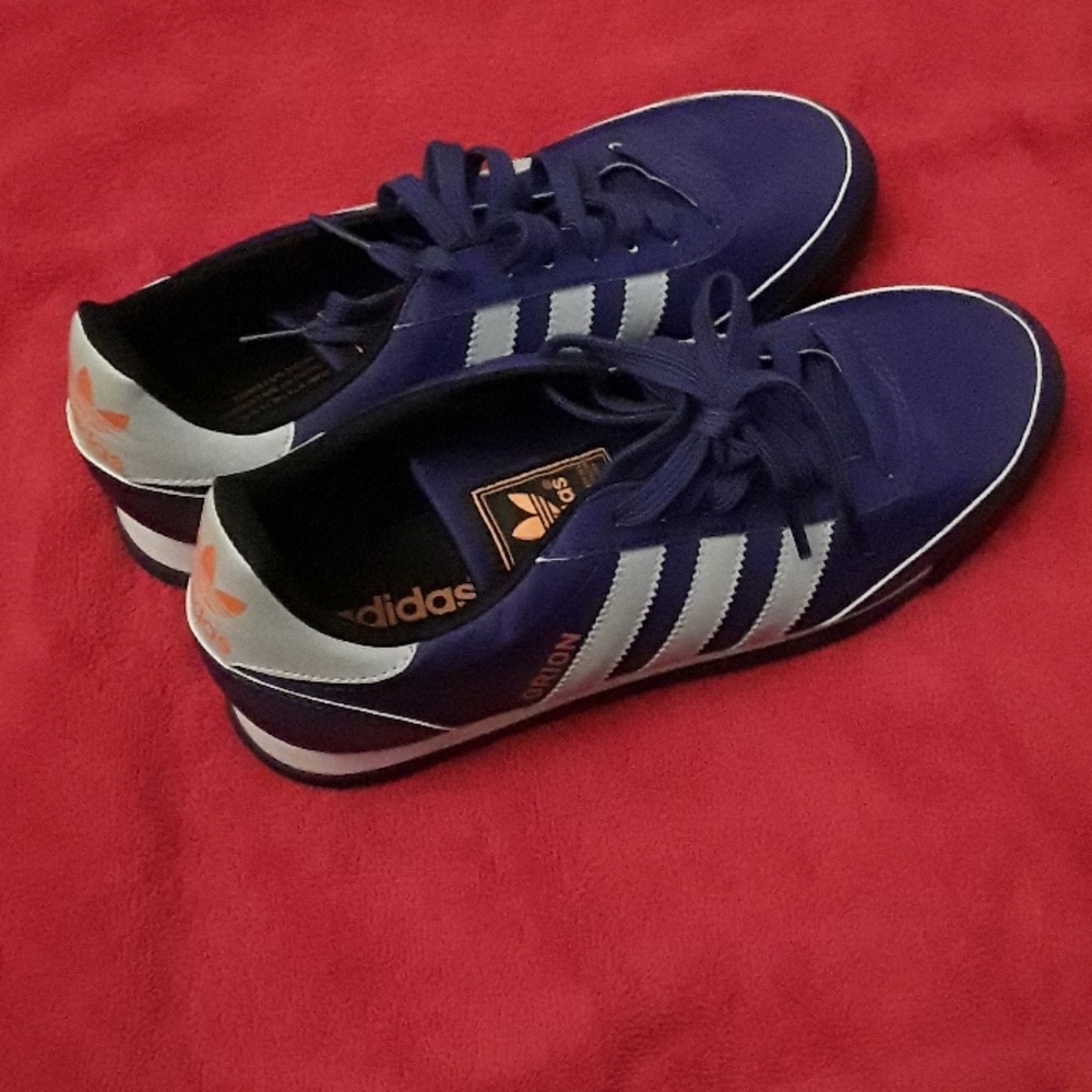 Tennis shoe